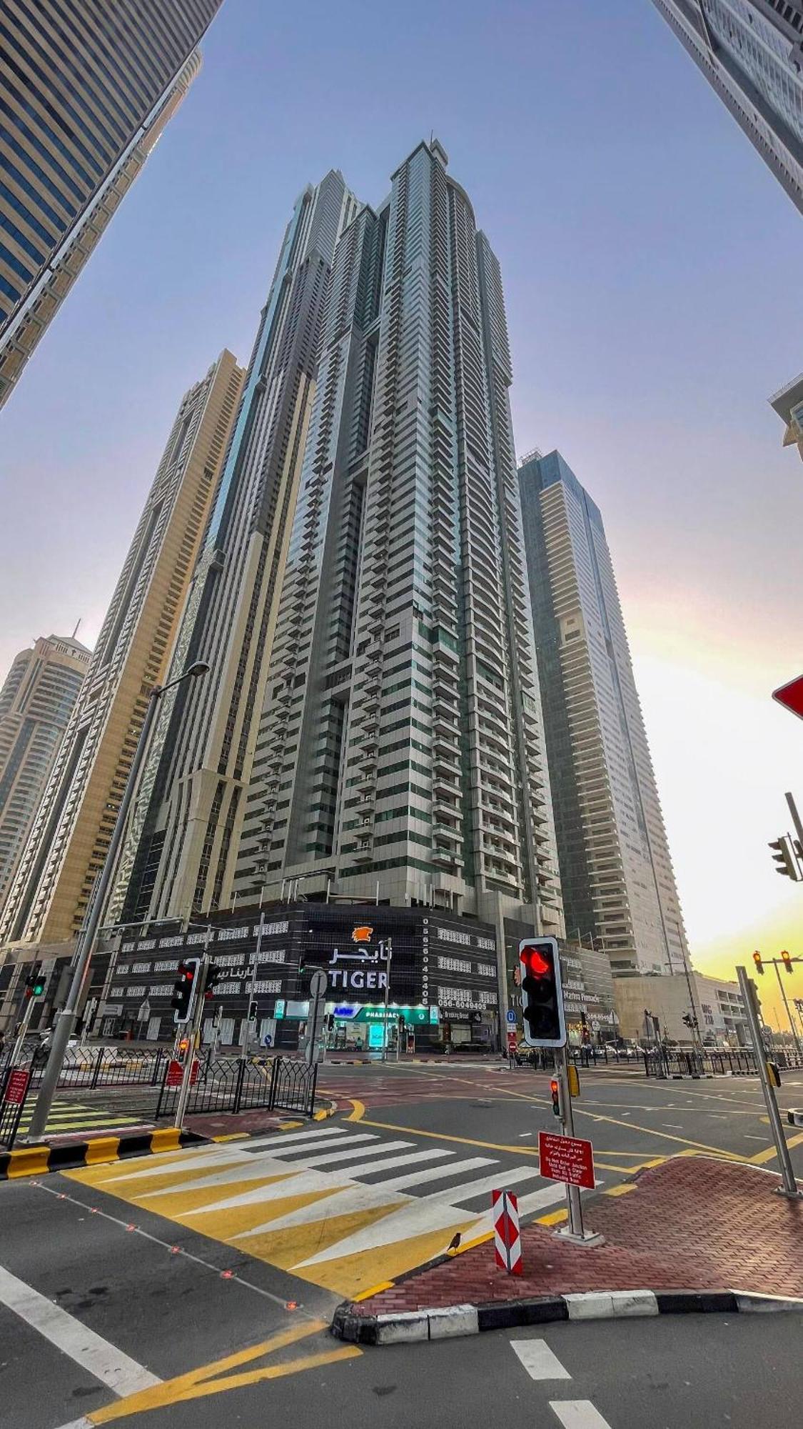 Feel Like Home Away From Home On 34Th Floor Dubai Buitenkant foto
